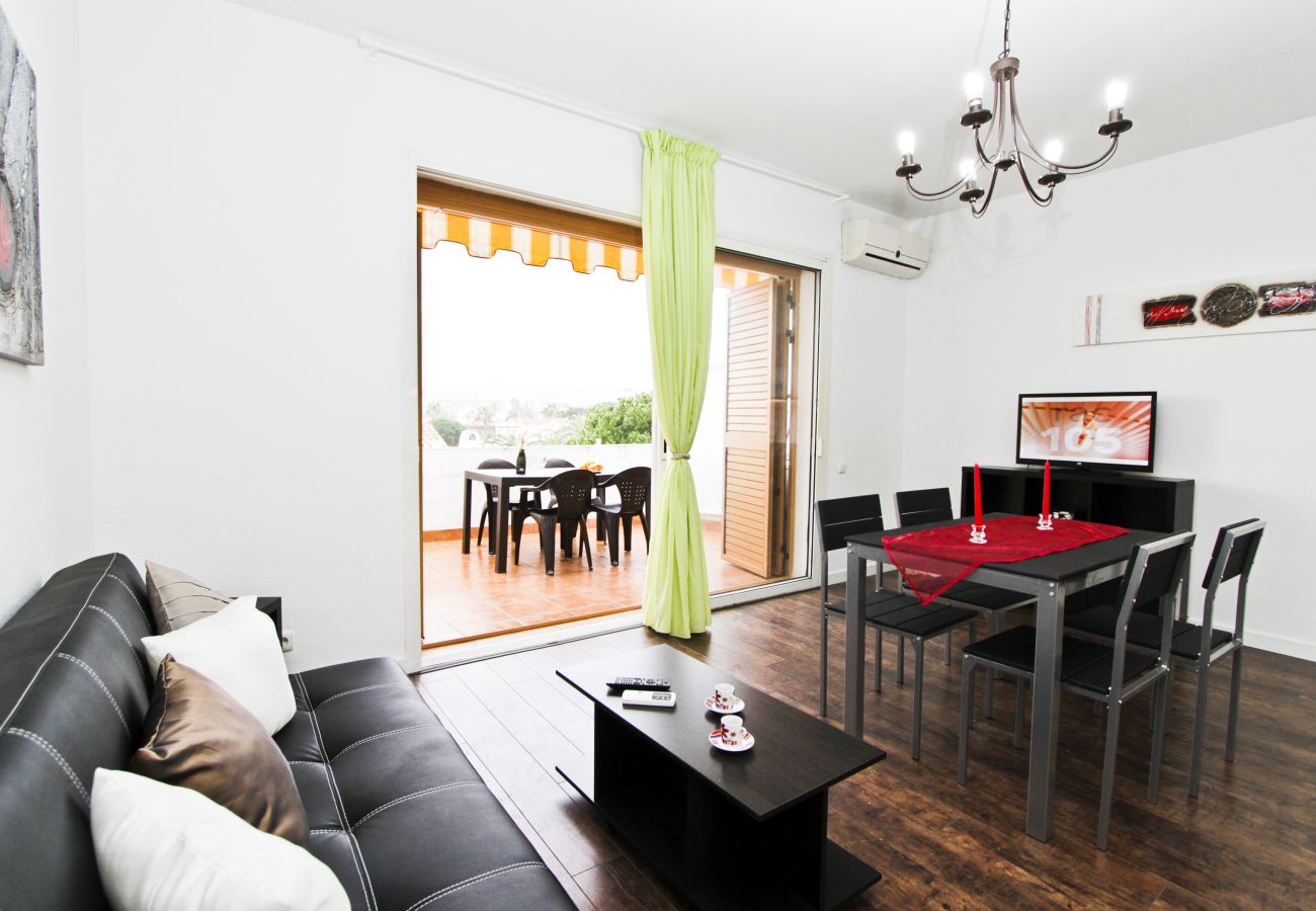 Alquiler apartamento vacaciones en La Pineda Tarragona. Salón Comedor P.PRIMA 2