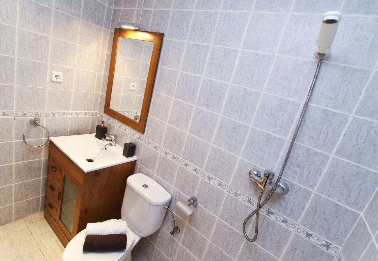 Alquiler piso vacacional cerca del mar Cambrils. WC OLIVERS