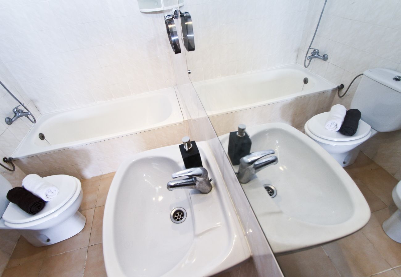 Alquiler apartamento para vacaciones en La Pineda. Baño P.PRIMA3