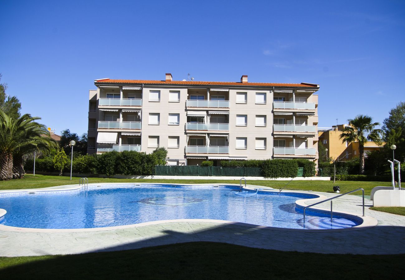 Apartamento en complejo Alto Standing La Pineda. Piscina ROMANA