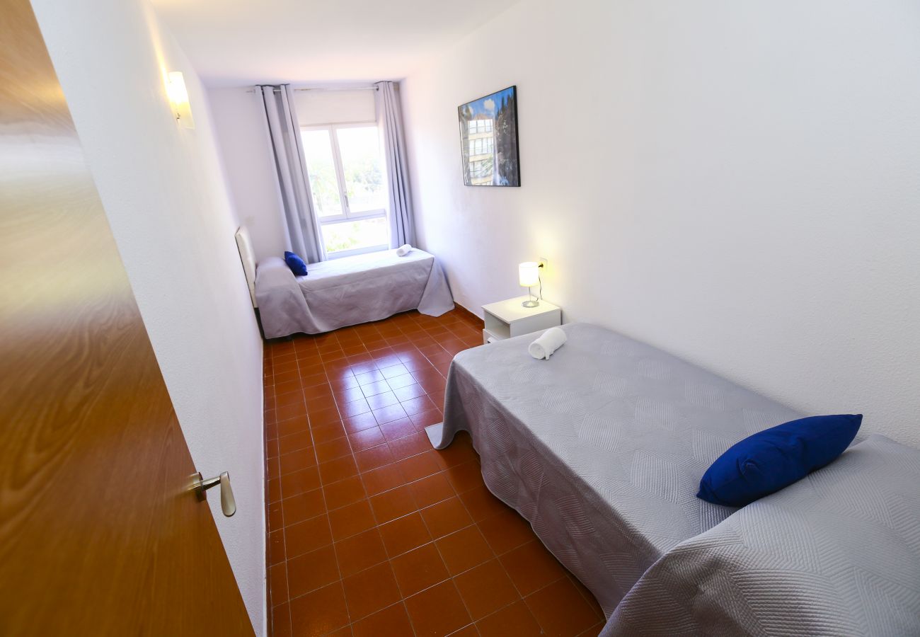 Apartamento en La Pineda - DELFINES