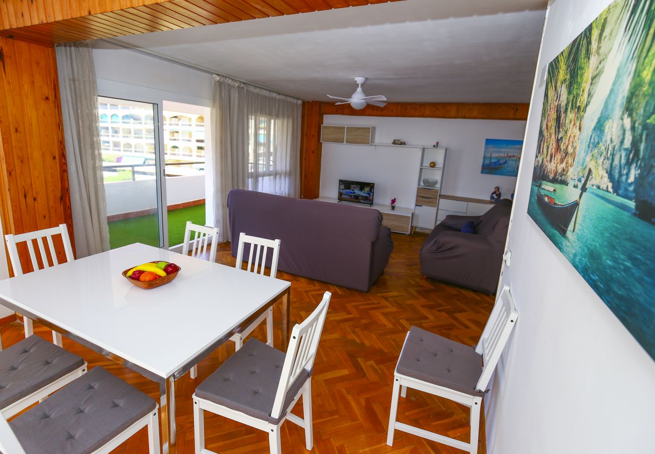 Apartamento en La Pineda - DELFINES