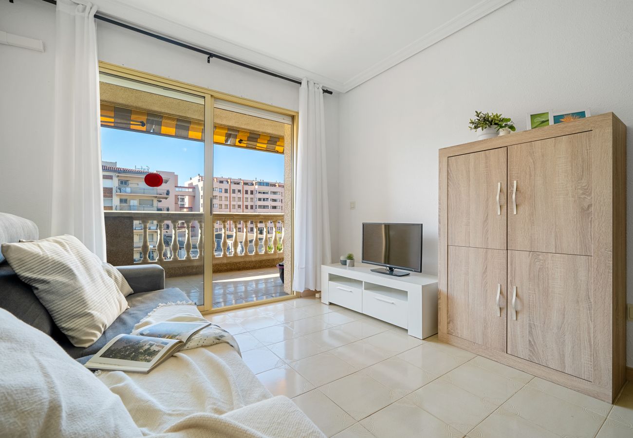 Apartamento en La Pineda - ALBENIZ 214