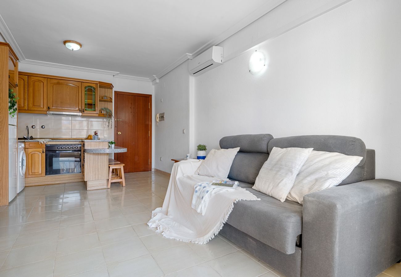 Apartamento en La Pineda - ALBENIZ 214