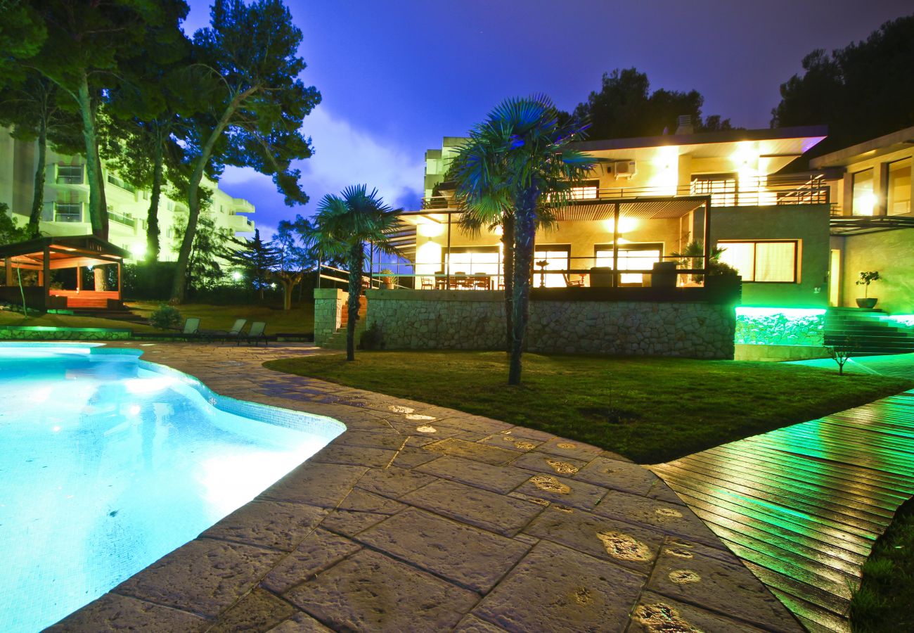 Villa in Salou - LAKE VILLA