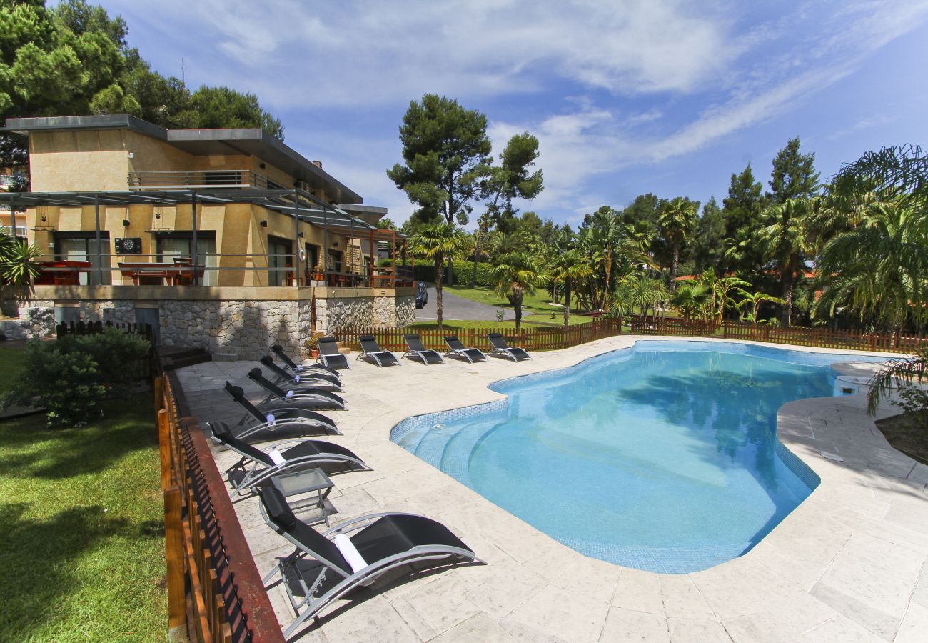 Villa in Salou - LAKE VILLA