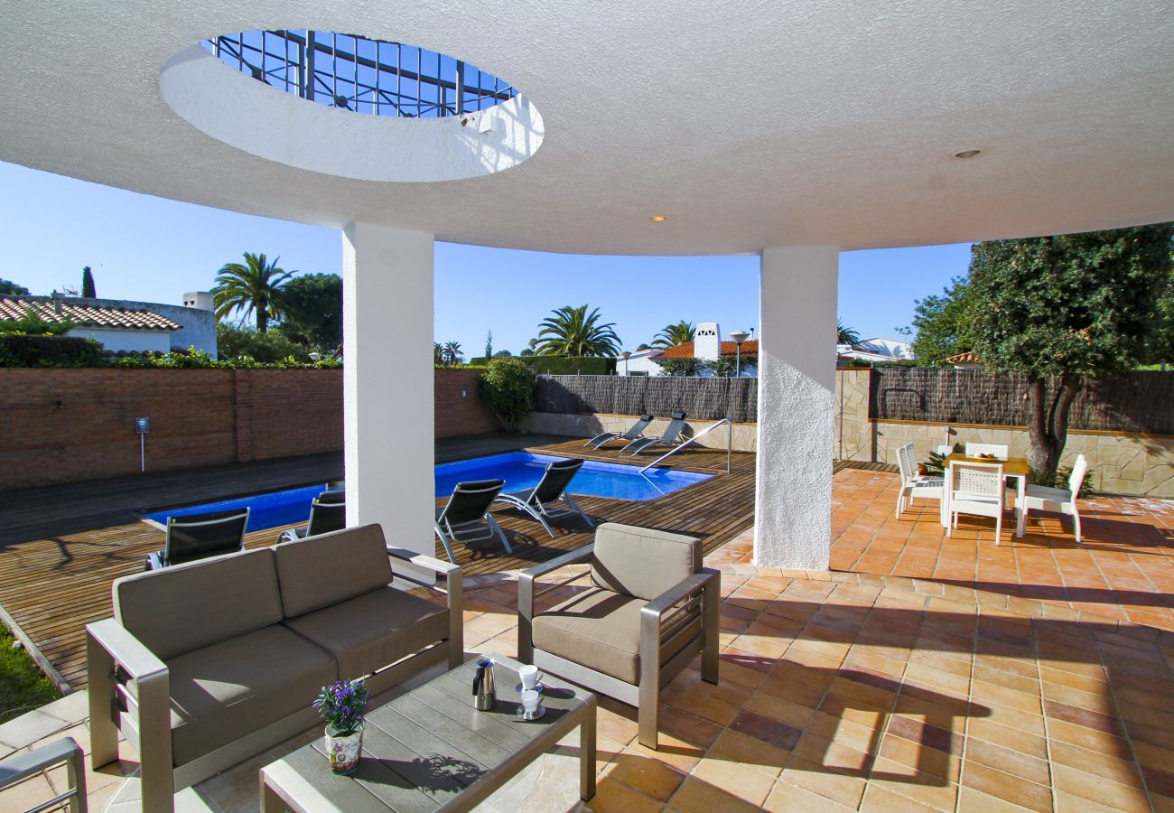 Villa in Cambrils - SANTORINI VILLA