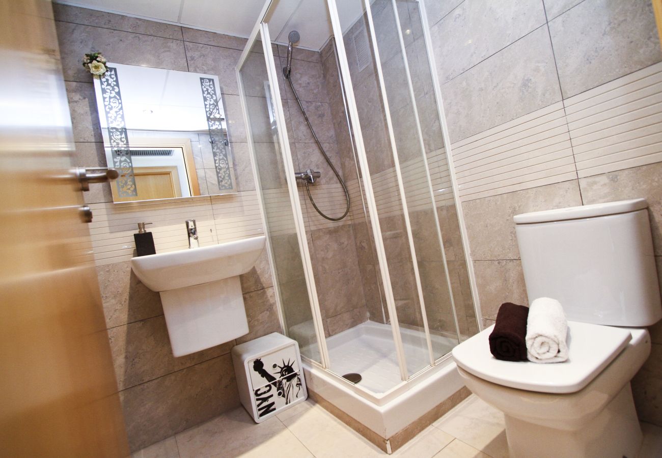 Alquiler Piso Alto Standing Salou - Lavabo AQUARIA