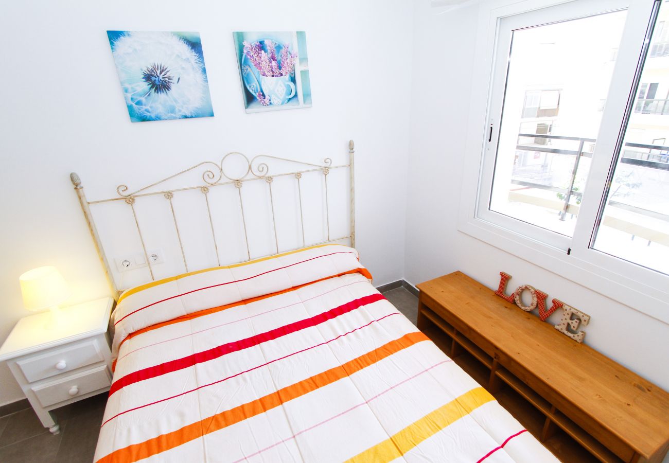 Apartamento de vacaciones en playa Salou. Habitacion matrimonio ONDINA