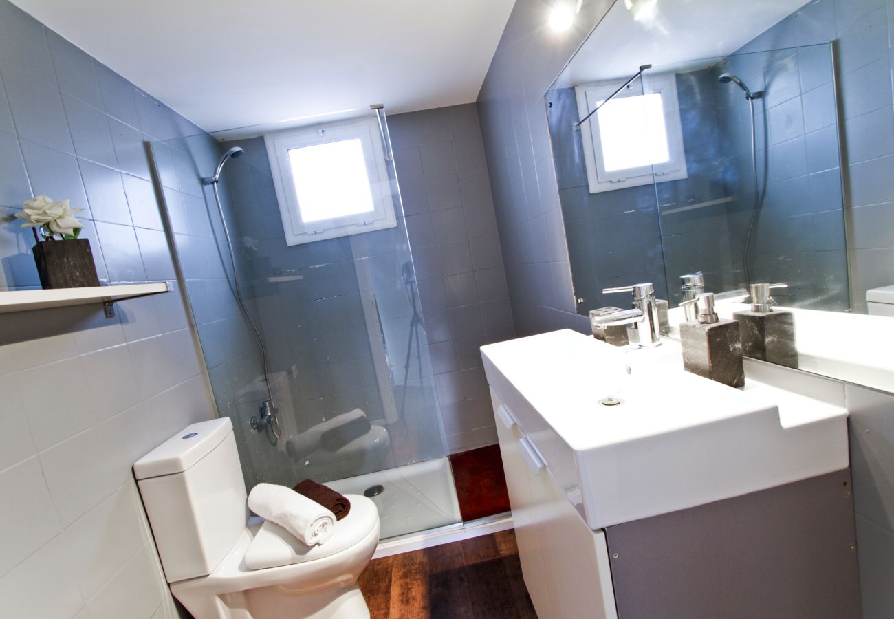 Apartamento vacaciones en La Pineda Tarragona. Lavabo P.PRIMA 2