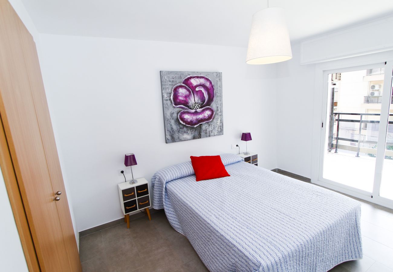 Apartamento de vacaciones en playa Salou. Habitacion matrimonio ONDINA