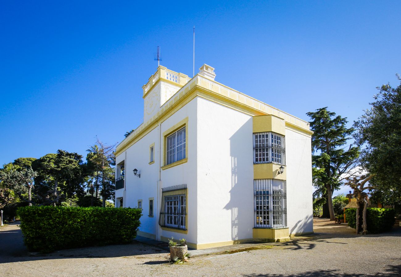 Вилла на Вила Сека - COLONIAL VILLA